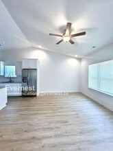 523 E Robinson St in Dallas, NC - Building Photo - Building Photo