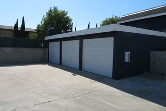 310-312 W Vermont Ave in Anaheim, CA - Building Photo - Building Photo