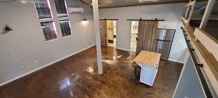 211 E Voorhis Ave in DeLand, FL - Foto de edificio - Building Photo