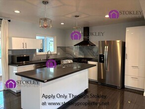 2207 Greenbrier St in Concord, CA - Building Photo - Building Photo