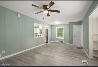 302 Pine Way in Salisbury, MD - Building Photo - Building Photo