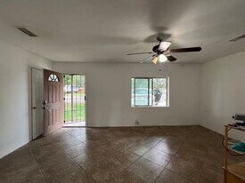 1013 Rancho Rd in Roswell, NM - Building Photo