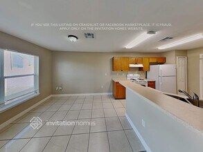 530 Peace Dr in Kissimmee, FL - Foto de edificio - Building Photo