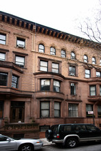 17 W 76th St in New York, NY - Building Photo - Building Photo