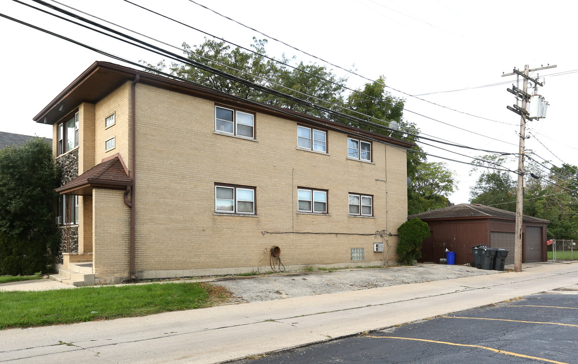 3940 Center Ave in Lyons, IL - Building Photo