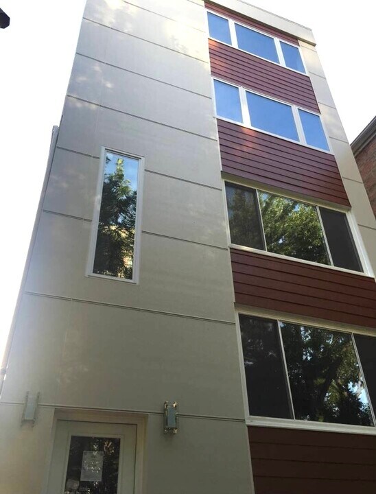 1356 N Cleveland Ave in Chicago, IL - Building Photo