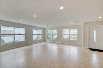308 N Crescent Dr in Hollywood, FL - Building Photo - Building Photo