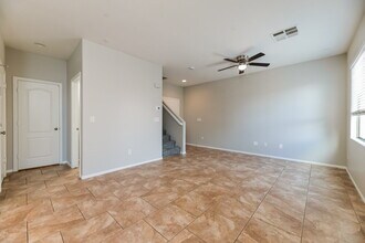 681 Calamus Palm Pl in Henderson, NV - Foto de edificio - Building Photo