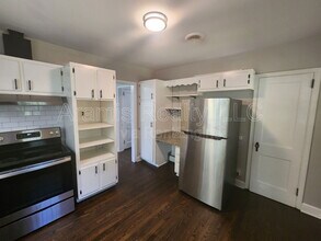 580 Holly St NW in Atlanta, GA - Building Photo - Building Photo