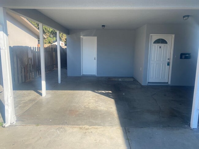 808 E Kaweah Ave in Visalia, CA - Building Photo - Building Photo