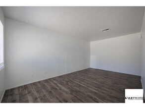 2571 E Mobile Ln in Phoenix, AZ - Building Photo - Building Photo