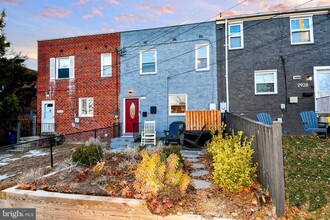 2926 Sycamore St in Alexandria, VA - Building Photo - Building Photo