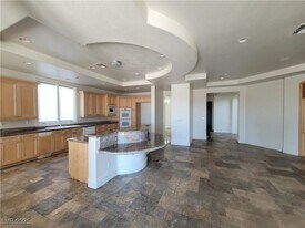 8304 Broad Peak Dr in Las Vegas, NV - Building Photo