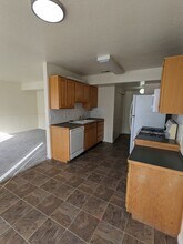 438 E Rosewood Ln in Layton, UT - Building Photo - Building Photo