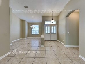 10020 Cannon Dr in Riverview, FL - Foto de edificio - Building Photo