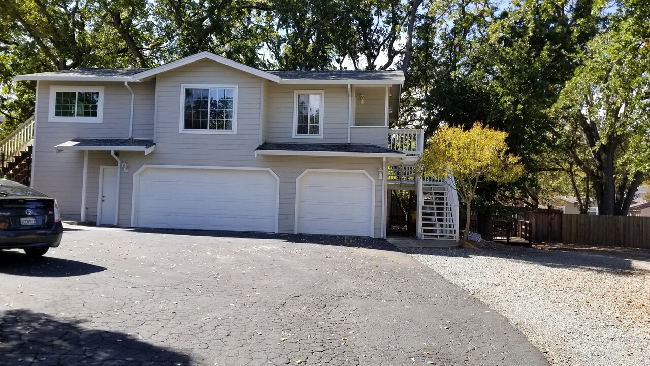 2117 Stewart Ave in Walnut Creek, CA - Building Photo