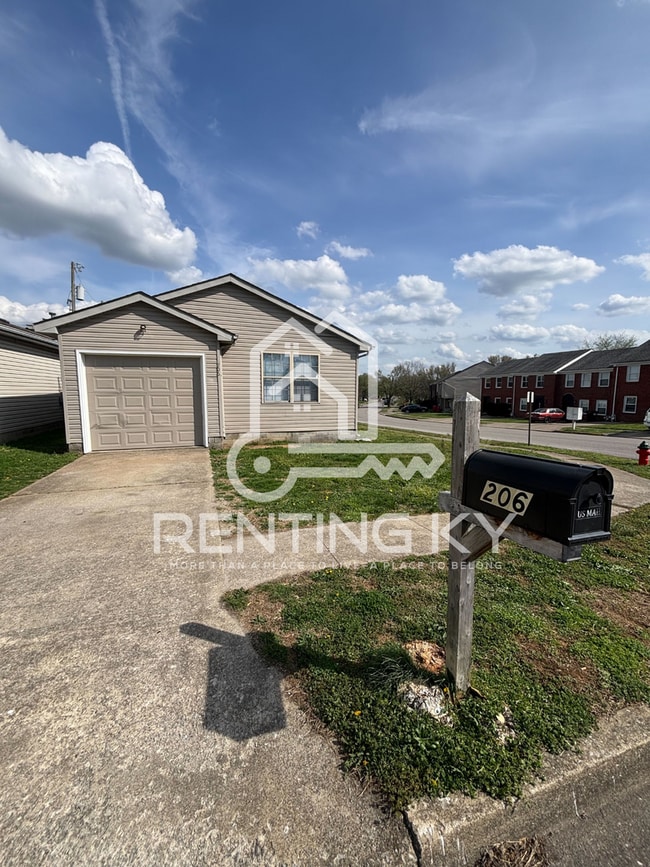 206 Coconut Grove Dr in Nicholasville, KY - Building Photo - Building Photo