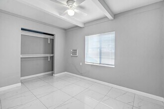 5885 Picker St in Riverside, CA - Foto de edificio - Building Photo