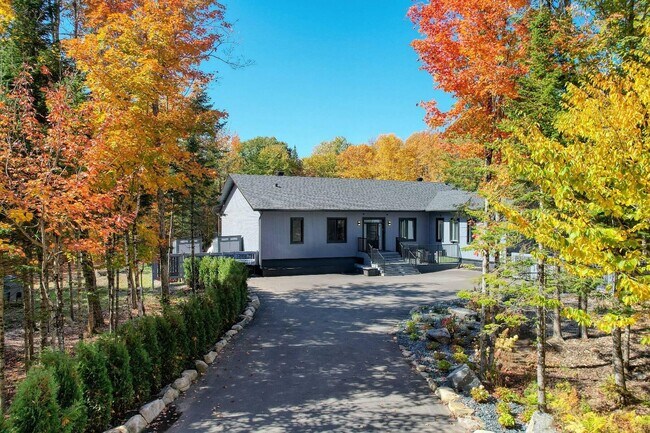 44 Chem. d'Estérel in Estérel, QC - Building Photo - Building Photo