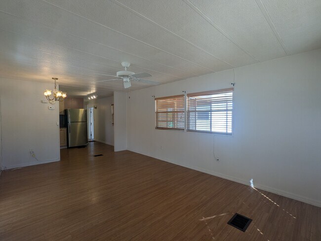 131 Pioneer Ln in Valrico, FL - Building Photo - Building Photo