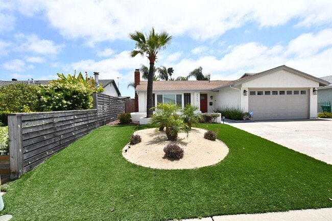 8777 Pagoda Way in San Diego, CA - Building Photo - Building Photo