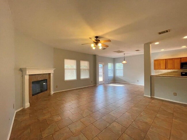 9432 Castle Pines Dr in Austin, TX - Building Photo - Building Photo