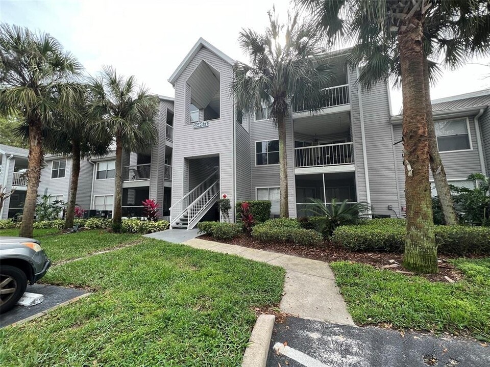 2549 Grassy Point Dr-Unit -309 in Lake Mary, FL - Foto de edificio