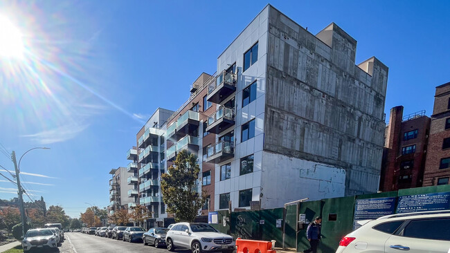 Grand 147 in Flushing, NY - Building Photo - Building Photo