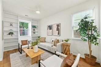 5913 Red Bud Ridge Ln in Austin, TX - Building Photo - Building Photo