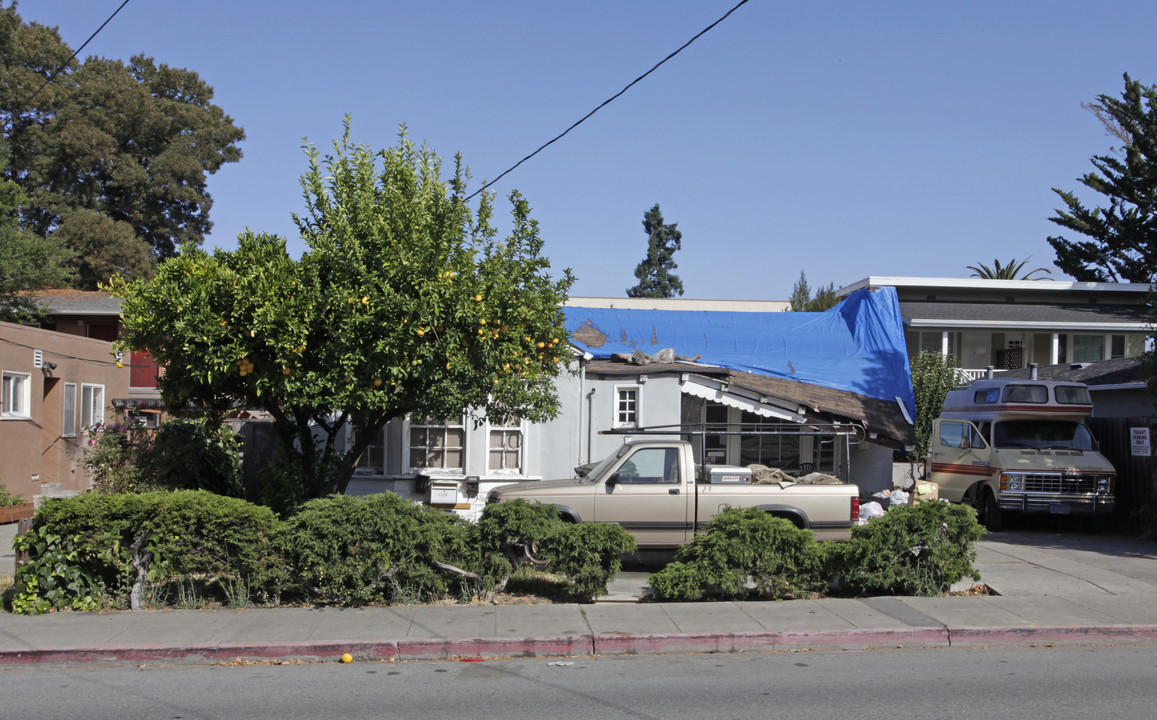 1318 Jefferson Ave in Redwood City, CA - Building Photo