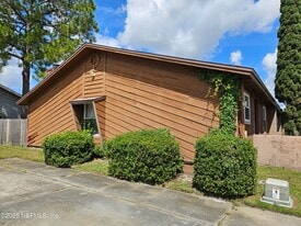 1456 Gifford Ave in Orange Park, FL - Building Photo