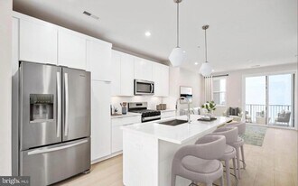 4768 Sully Pt Ln in Chantilly, VA - Building Photo