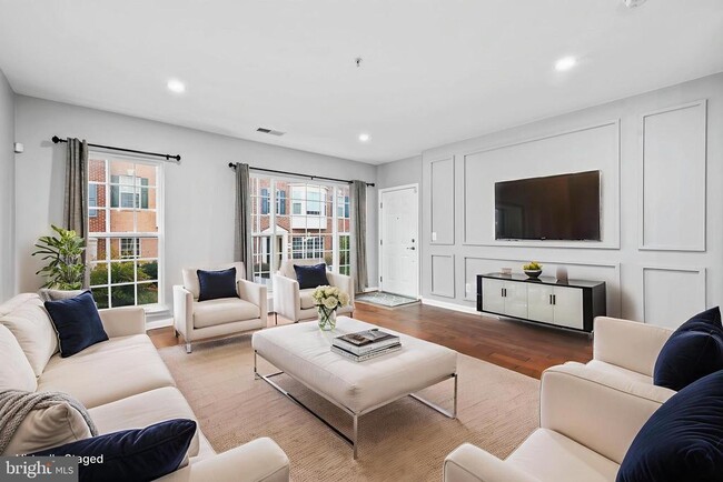 6153 Aster Haven Cir in Haymarket, VA - Building Photo - Building Photo