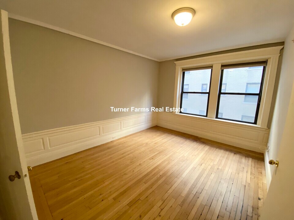 463 Commonwealth Ave, Unit 406 in Boston, MA - Building Photo