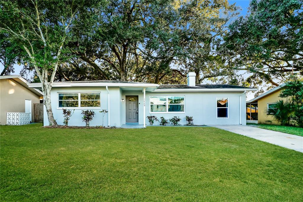 1429 Spring Ln in Clearwater, FL - Foto de edificio