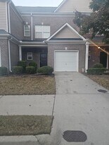 2555 Flat Shoals Rd in College Park, GA - Building Photo