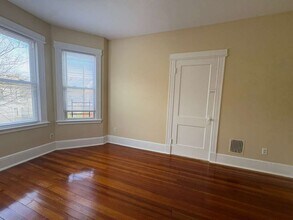 56 Gilbert Ave in New Haven, CT - Foto de edificio - Building Photo