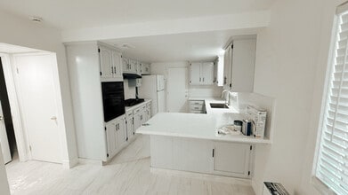 312 Decatur St in Bakersfield, CA - Building Photo - Building Photo