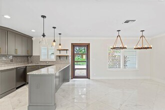2530 NE 49th St in Lighthouse Point, FL - Building Photo - Building Photo