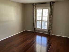 129 Splitrock Ln in Universal City, TX - Building Photo - Building Photo