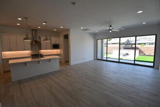 820 E Ashurst Dr in Phoenix, AZ - Building Photo - Building Photo