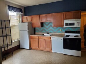 215 W Chestnut St, Unit 1 in West Chester, PA - Foto de edificio - Building Photo