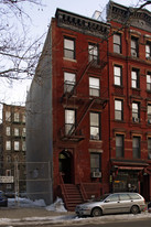 329 E 9th St in New York, NY - Building Photo