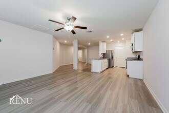 10494 Red Cardinal Dr in Cleveland, TX - Building Photo - Building Photo