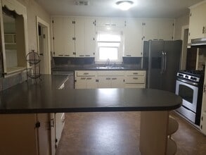 1008 S Stanley St in Stillwater, OK - Building Photo - Building Photo