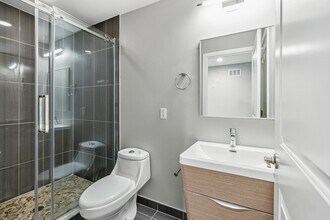 912 N 16th St, Unit A in Philadelphia, PA - Building Photo - Building Photo