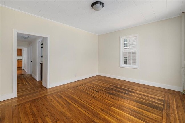 10 Broad St in Warren, RI - Building Photo - Building Photo