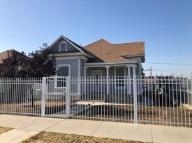 717 Monterey St in Bakersfield, CA - Building Photo