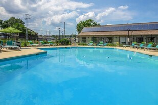 Chase Cove Apartments in Nashville, TN - Building Photo
