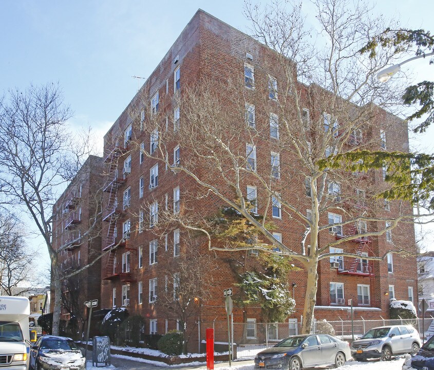 340 Webster Ave in Brooklyn, NY - Building Photo